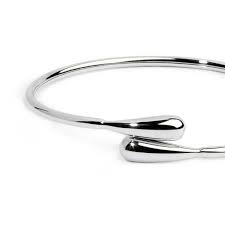 Bracciale rigido contrarié con goccia BIANCO