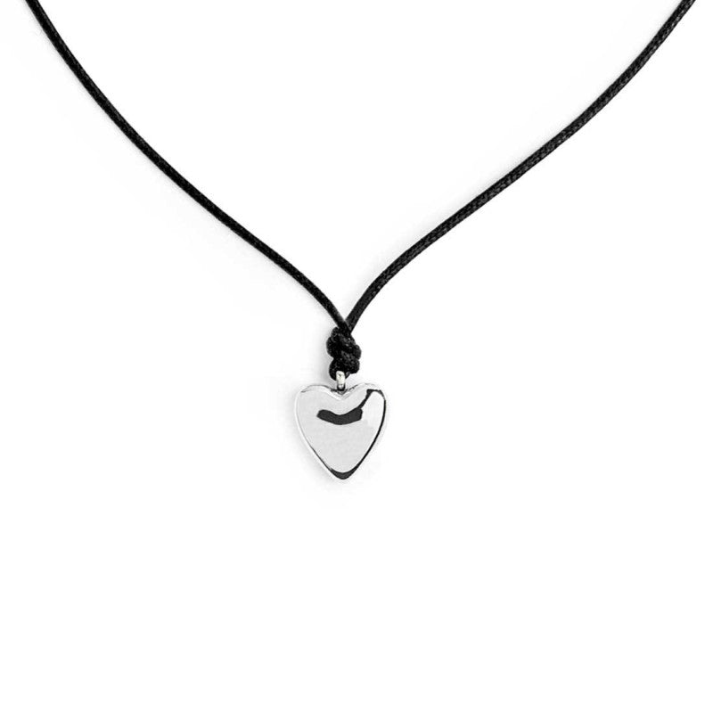 Collana cordino NERO con cuore BIANCO