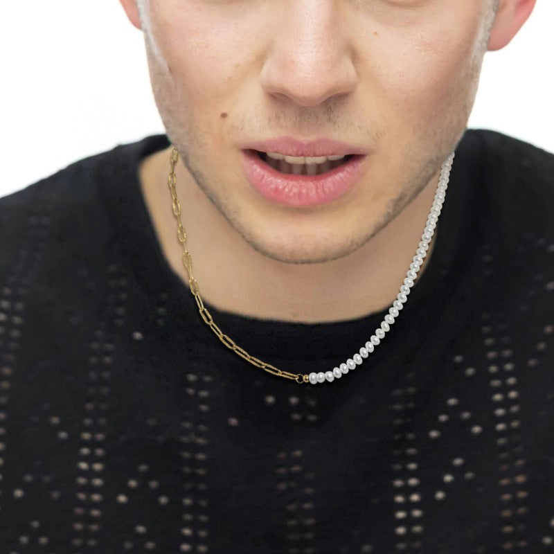 Collana catena figaro e catena con perle bianche irregolari