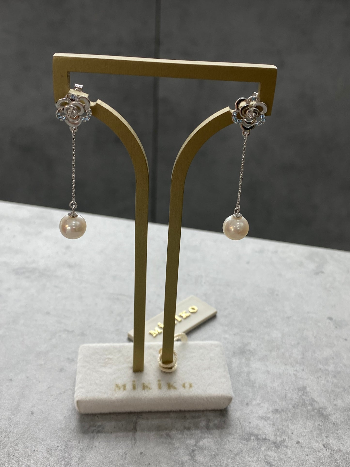 ORECCHINI PENDENTI ORO BIANCO E PERLE