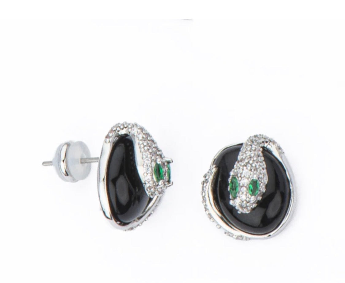 ORECCHINI LOBO CON SERPENTE PAVE’ ZIRCONI E PIETRA BLACK