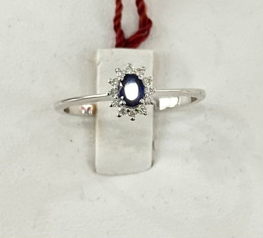 ANELLO MODELLO KATE CON ZAFFIRO E DIAMANTI IN ORO BIANCO