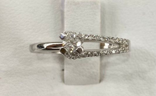 ANELLO SOLITARIO CON DIAMANTI E ORO BIANCO